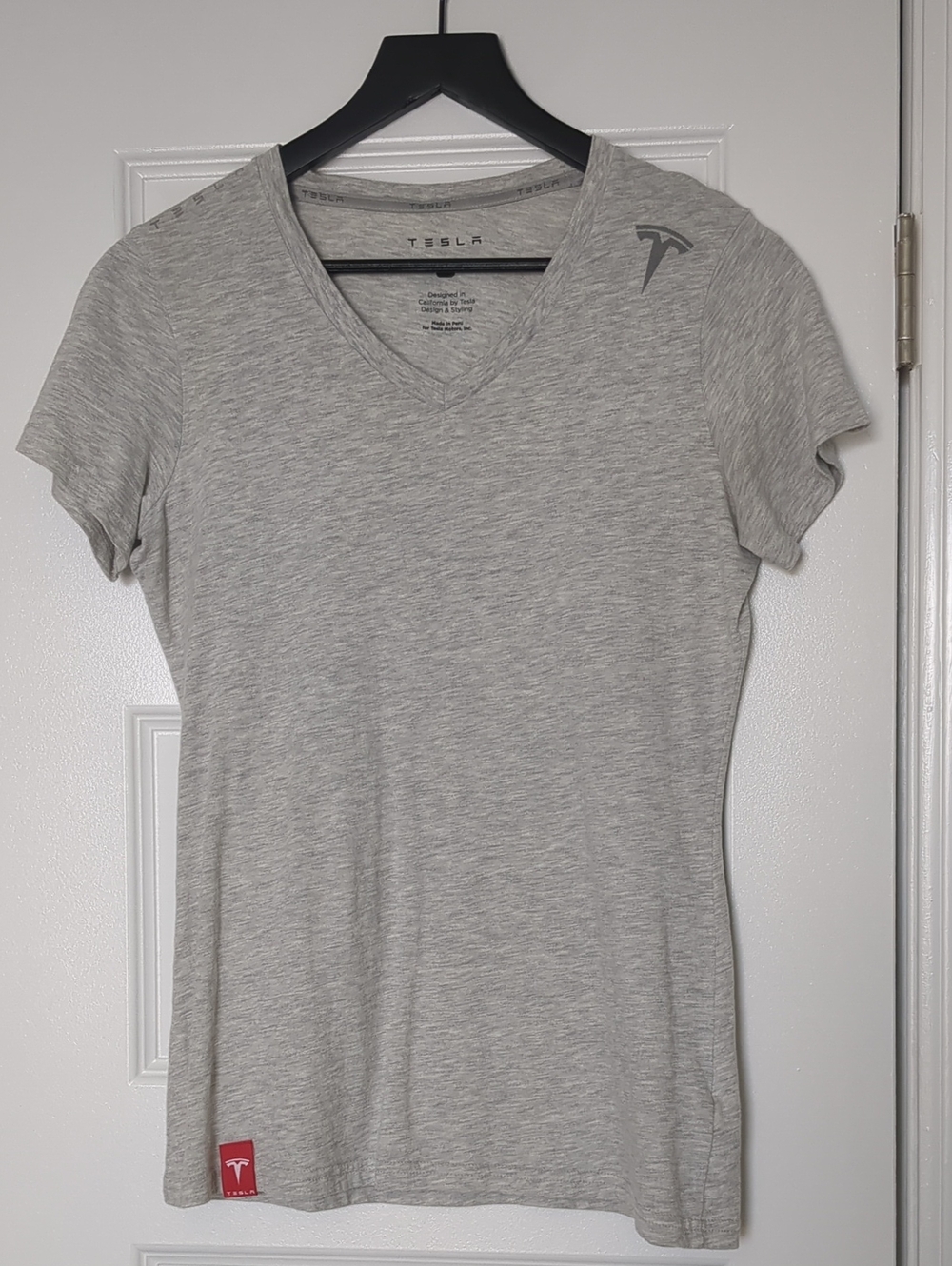 Tesla Women's Light Gray V-Neck Short Sleeve Tee